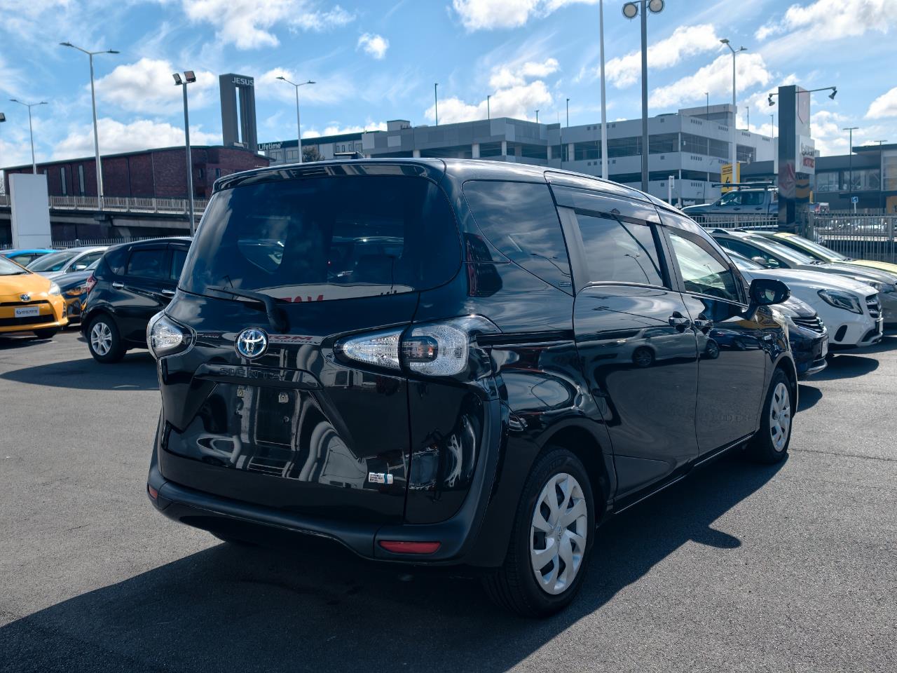 2017 Toyota SIENTA