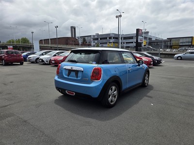 2015 Mini Cooper - Thumbnail