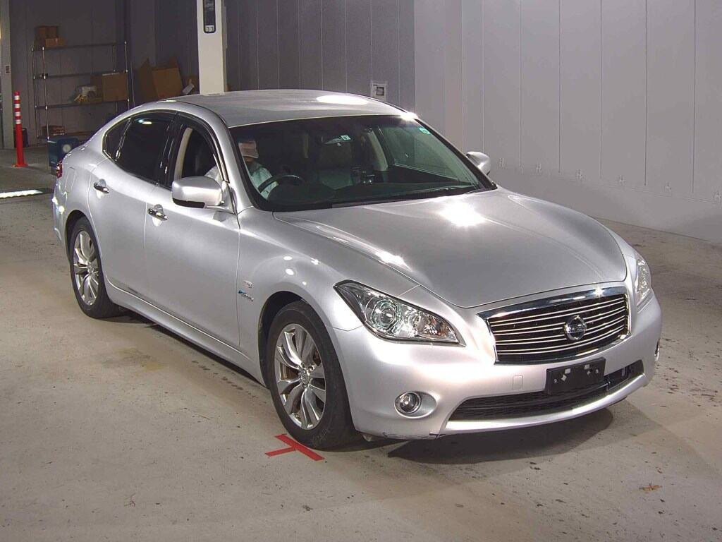 2013 Nissan FUGA