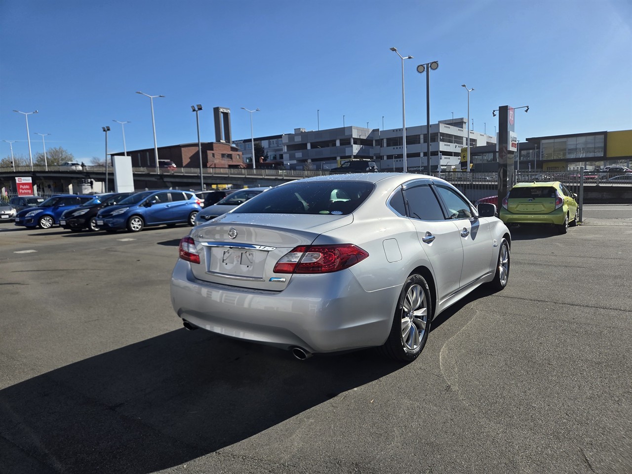 2013 Nissan FUGA