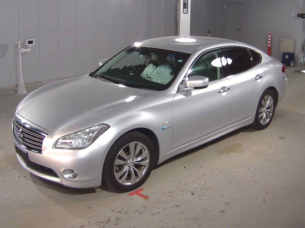 2013 Nissan FUGA