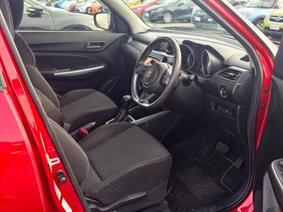 2017 Suzuki SWIFT - Thumbnail