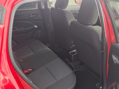2017 Suzuki SWIFT - Thumbnail
