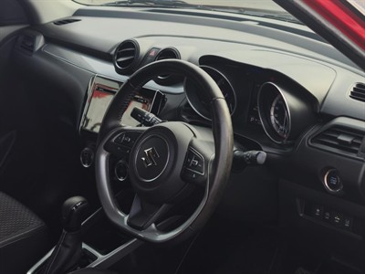 2017 Suzuki SWIFT - Thumbnail