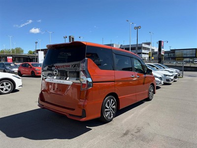 2021 Nissan Serena - Thumbnail