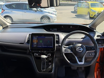 2021 Nissan Serena - Thumbnail