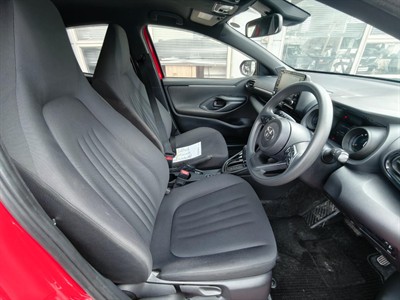 2020 Toyota YARIS - Thumbnail