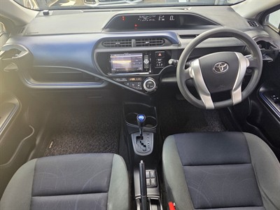 2014 Toyota Aqua - Thumbnail