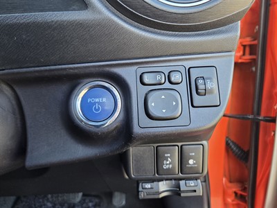 2014 Toyota Aqua - Thumbnail