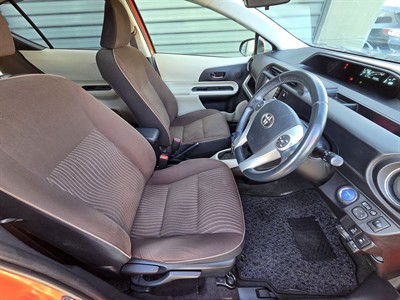 2014 Toyota Aqua - Thumbnail