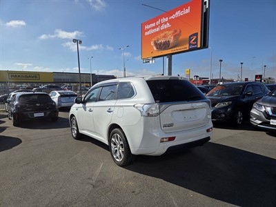 2014 Mitsubishi OUTLANDER - Thumbnail