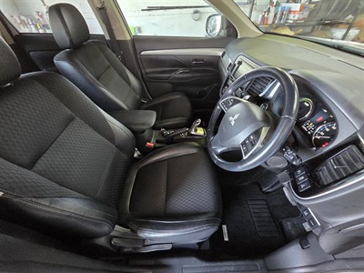 2014 Mitsubishi OUTLANDER - Thumbnail
