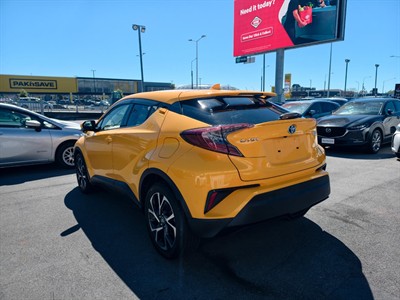2018 Toyota C-HR - Thumbnail