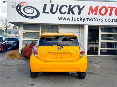 2012 Toyota Aqua - Thumbnail