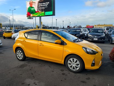 2012 Toyota Aqua - Thumbnail
