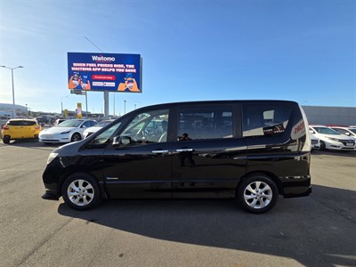 2013 Nissan Serena - Thumbnail