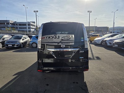 2013 Nissan Serena - Thumbnail