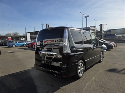 2013 Nissan Serena - Thumbnail