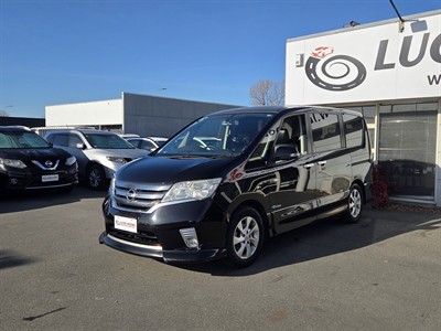2013 Nissan Serena - Thumbnail