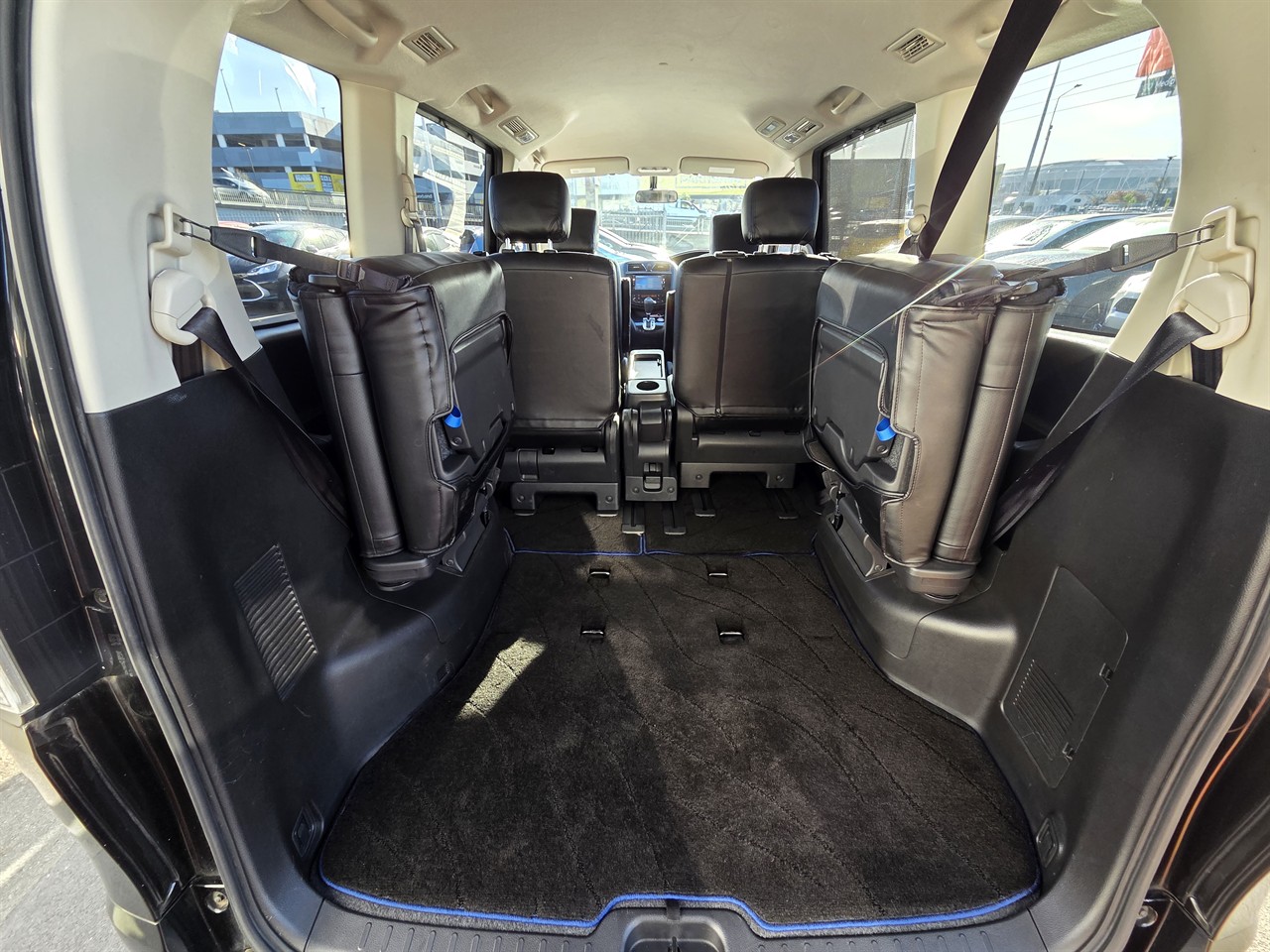 2013 Nissan Serena