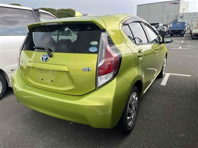 2015 Toyota Aqua - Thumbnail