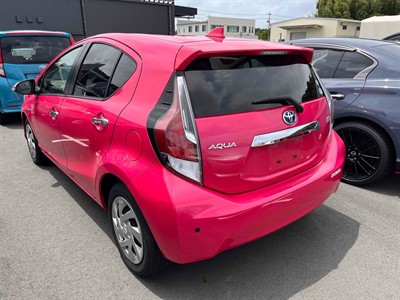 2015 Toyota Aqua - Thumbnail