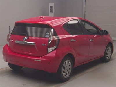 2015 Toyota Aqua - Thumbnail