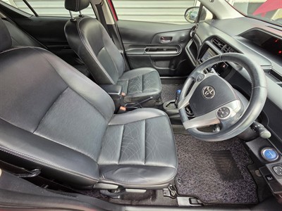 2015 Toyota Aqua - Thumbnail