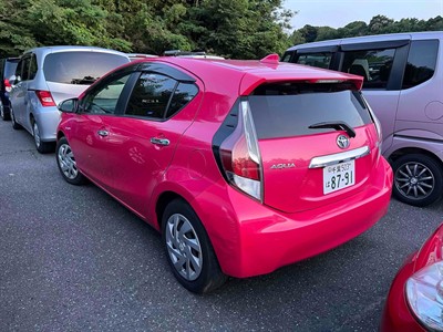 2015 Toyota Aqua - Thumbnail