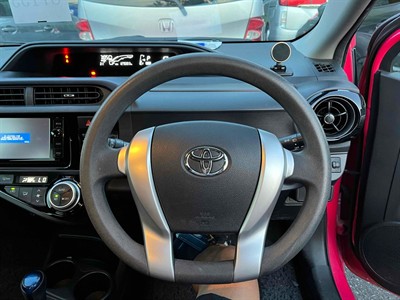 2015 Toyota Aqua - Thumbnail