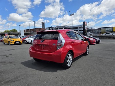 2013 Toyota Aqua - Thumbnail