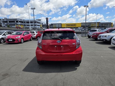 2013 Toyota Aqua - Thumbnail