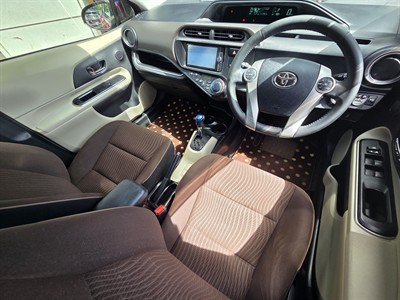 2013 Toyota Aqua - Thumbnail