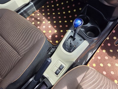 2013 Toyota Aqua - Thumbnail