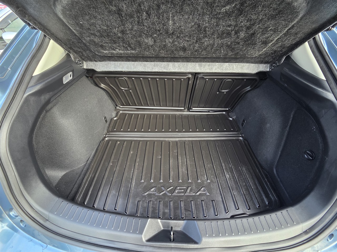 2014 Mazda AXELA