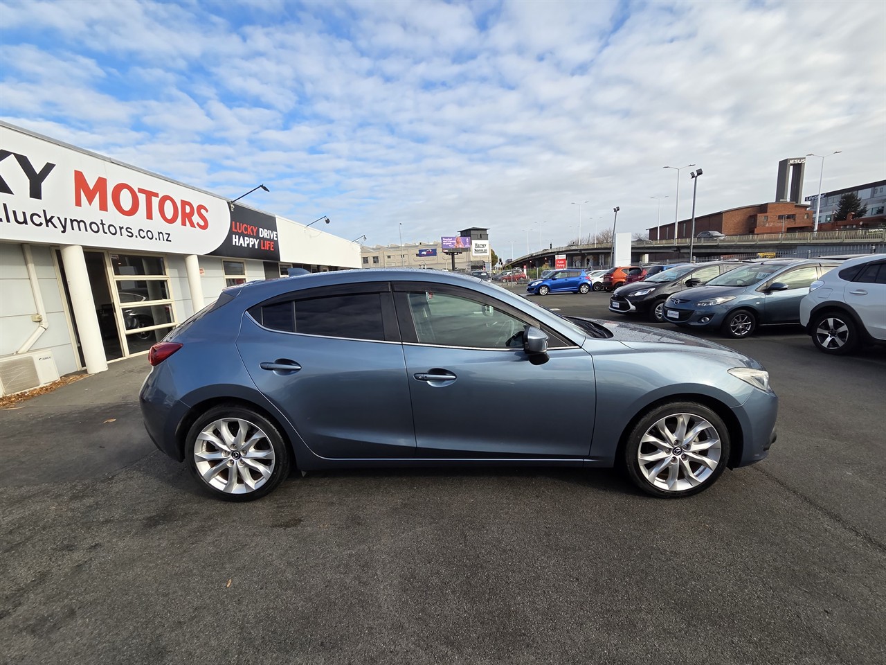 2014 Mazda AXELA