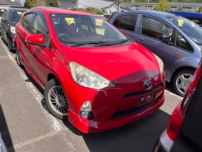 2013 Toyota Aqua - Thumbnail