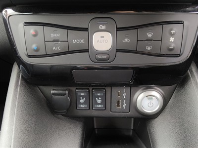 2023 Nissan LEAF - Thumbnail