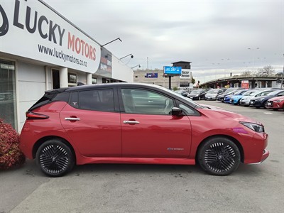 2023 Nissan LEAF - Thumbnail
