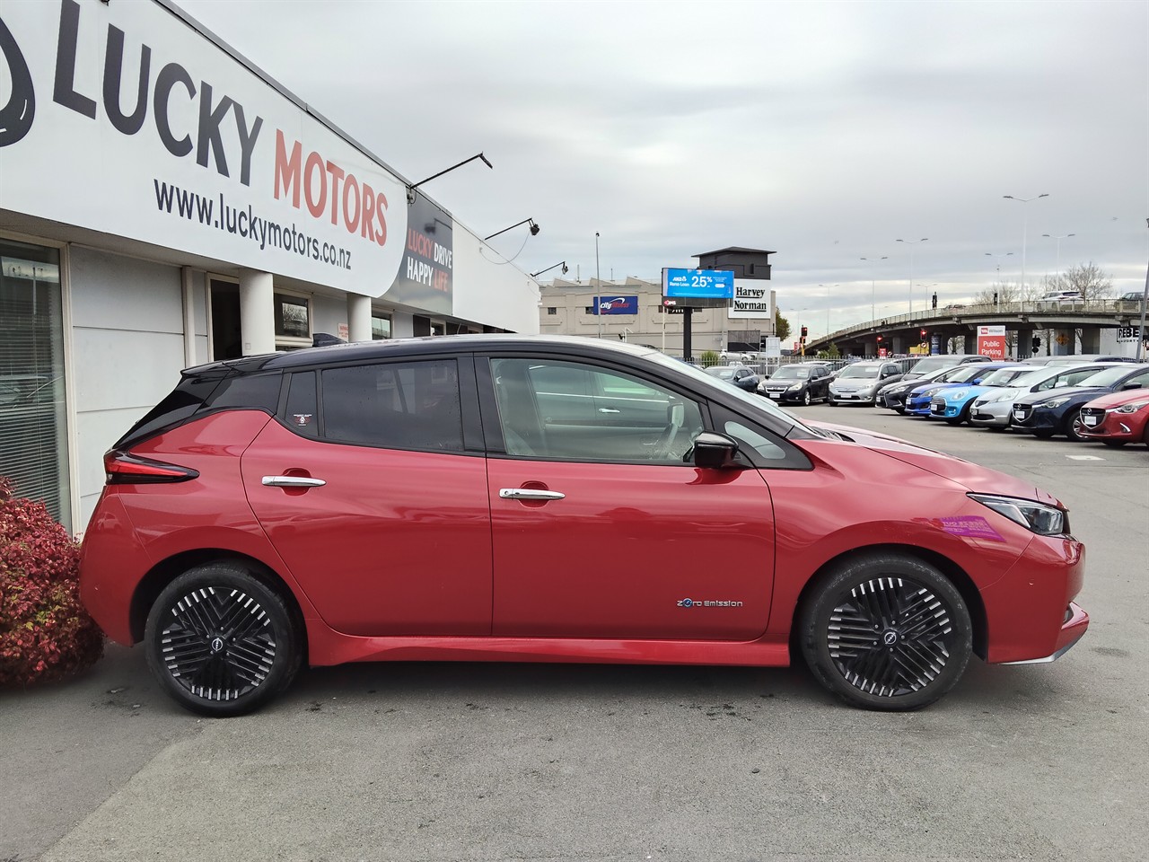 2023 Nissan LEAF