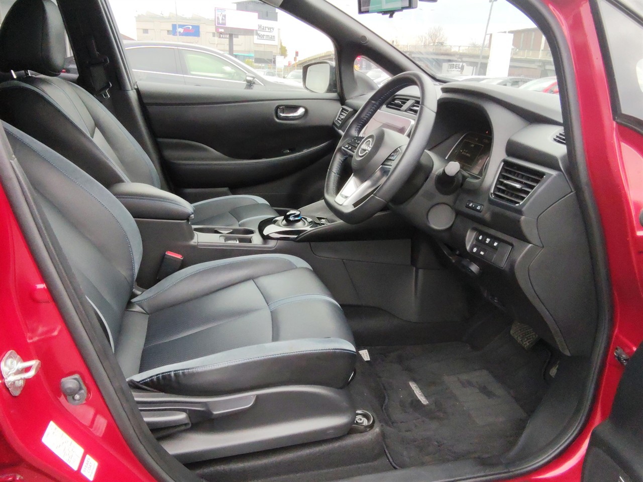 2023 Nissan LEAF