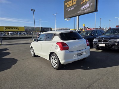 2020 Suzuki SWIFT - Thumbnail