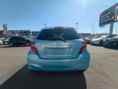 2016 Toyota Vitz - Thumbnail