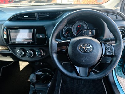 2016 Toyota Vitz - Thumbnail