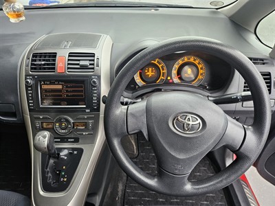 2006 Toyota Auris - Thumbnail
