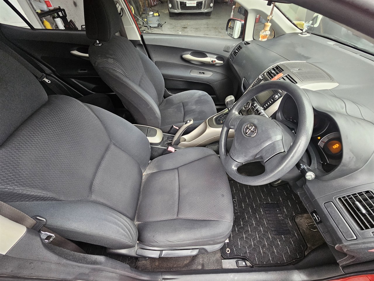 2006 Toyota Auris