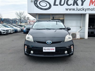 2014 Toyota Prius - Thumbnail