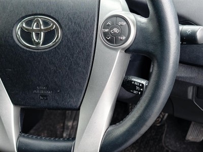 2014 Toyota Prius - Thumbnail