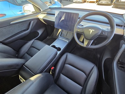 2022 Tesla Model Y - Thumbnail