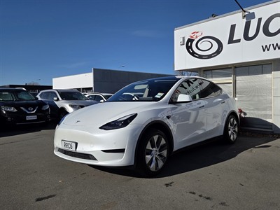 2022 Tesla Model Y - Thumbnail